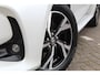 Toyota Yaris 1.5 Hybrid 115 First Edition Comfort Pack | Rijklaar | Parelmoer | Blind Spot | Stoel-/stuurverw. | Park.sensoren v+a | Apple/Android | LED | Keyless