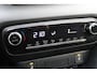 Toyota Yaris 1.5 Hybrid 115 First Edition Comfort Pack | Rijklaar | Parelmoer | Blind Spot | Stoel-/stuurverw. | Park.sensoren v+a | Apple/Android | LED | Keyless