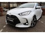 Toyota Yaris 1.5 Hybrid 115 First Edition Comfort Pack | Rijklaar | Parelmoer | Blind Spot | Stoel-/stuurverw. | Park.sensoren v+a | Apple/Android | LED | Keyless
