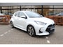Toyota Yaris 1.5 Hybrid 115 First Edition Comfort Pack | Rijklaar | Parelmoer | Blind Spot | Stoel-/stuurverw. | Park.sensoren v+a | Apple/Android | LED | Keyless