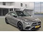 Mercedes-Benz A-klasse A 180 Limousine Automaat AMG Line | Premium Pakket | Nightpakket | Panoramadak | LED | Stoelverwarming | Sfeerverlichting | Parktronic met camera | Spiegelpakket