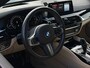 BMW 5-Serie Touring 530i High Executive M-Sport ACC HUD PDC Memory Stoelverw. + Ventilatie. Luchtvering.