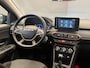 Dacia Jogger 1.6 Hybrid 140 Extreme 5p. Navigatie | Carplay | Climate Control | 16" Lichtmetaal | Digitaal Dashboard | Camera | Keyless | Achteruitrijcamera | Airco (automatisch) | Apple Carplay/Android Auto|telefoonintegratie premium