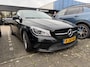 Mercedes-Benz CLA Shooting Brake 200 Ambition LED | Parkeersensoren Rondom | 18" Lichtmetaal | Airco | Cruise | Bluetooth | Leder/Stof Sportstoelen | Airco | Cruise control | Lederen stuurwiel