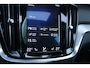 Volvo V60 2.0 T4 R-Design | Panoramadak | Semi elektrische trekhaak | Adaptieve cruise control | Standkachel | Stoelverwarming | Stuurwielverwarming | Apple Carplay | Android Auto | Bestuurdersstoel met geheugenfunctie