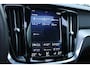 Volvo V60 2.0 T4 R-Design | Panoramadak | Semi elektrische trekhaak | Adaptieve cruise control | Standkachel | Stoelverwarming | Stuurwielverwarming | Apple Carplay | Android Auto | Bestuurdersstoel met geheugenfunctie