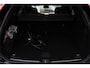 Volvo XC60 T6 Plug-in hybrid AWD Plus Black Edition | Panoramadak | 360º Camera | Elek. bedienbare voorstoelen met geheugen | Keyless entry | Adaptive cruise control | Pilot assist | Verwambaar stuurwiel | Verwarmbare voorstoelen | Achterbank verwarmbaar | Blind spot | Elektrische achterklep | Google Infotainment | 21" Lichtmetalen Wielen | Harman Kardon Audio |