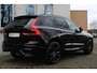 Volvo XC60 T6 Plug-in hybrid AWD Plus Black Edition | Panoramadak | 360º Camera | Elek. bedienbare voorstoelen met geheugen | Keyless entry | Adaptive cruise control | Pilot assist | Verwambaar stuurwiel | Verwarmbare voorstoelen | Achterbank verwarmbaar | Blind spot | Elektrische achterklep | Google Infotainment | 21" Lichtmetalen Wielen | Harman Kardon Audio |