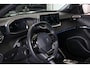 Peugeot e-2008 EV GT Pack 50 kWh | Navi | Panoramadak | Verw. stoelen | Camera | Keyless Entry | LMV 18"| DAB | Ad. cruise |