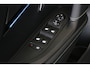 Peugeot e-2008 EV GT Pack 50 kWh | Navi | Panoramadak | Verw. stoelen | Camera | Keyless Entry | LMV 18"| DAB | Ad. cruise |