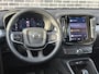 Volvo XC40 2.0 B4 Plus Dark | Trekhaak | Adaptive cruise control | Harman Kardon audio | Verwarmbare voorruit | Dode hoek detectie BLIS | Stoel- en stuurwielverwarming |