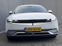 Hyundai Ioniq 5 Lounge 73kWh Automaat / Fabrieksgarantie tot 10-2026 / 8 jaar Batterijgarantie / Accu SoH 99% / WLTP 451 km / CCS snelladen / Warmtepomp / Leder / HUD / Camera 360° / BOSE / Elektrische stoelen en klep / Stoelventilatie / Stuur-, stoel- en achterbankverwarming / Adaptieve CC / LM 20" wielen /