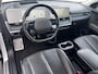 Hyundai Ioniq 5 Lounge 73kWh Automaat / Fabrieksgarantie tot 10-2026 / 8 jaar Batterijgarantie / Accu SoH 99% / WLTP 451 km / CCS snelladen / Warmtepomp / Leder / HUD / Camera 360° / BOSE / Elektrische stoelen en klep / Stoelventilatie / Stuur-, stoel- en achterbankverwarming / Adaptieve CC / LM 20" wielen /