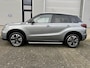Suzuki Vitara 1.4 Boosterjet Style Smart Hybrid | All Season Banden | Trekhaak | Luxe uitvoering | Elek. Schuif/Kantel Dak | Apple Carplay & Android Auto
