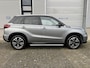 Suzuki Vitara 1.4 Boosterjet Style Smart Hybrid | All Season Banden | Trekhaak | Luxe uitvoering | Elek. Schuif/Kantel Dak | Apple Carplay & Android Auto