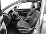 Nissan Qashqai 1.6 Tekna | Panoramadak | Navigatie | Lederen bekelding | Climate Control | Rondomzicht camera | Trekhaak | Elektrisch verstelbare best. stoel | Stoelverwarming |
