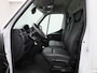 Renault Master T35 2.3 dCi 135 L3H2 Work Edition | Navigatie | Airco | Parkeersensoren Achter | Achteruitrijcamera | Cruise Control & Snelheidsbegrenzer | Lederen Bekleding