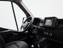 Renault Master T35 2.3 dCi 135 L3H2 Work Edition | Navigatie | Airco | Parkeersensoren Achter | Achteruitrijcamera | Cruise Control & Snelheidsbegrenzer | Lederen Bekleding