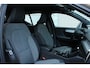 Volvo XC40 2.0 B4 Plus Dark | Lichtmetalen Velgen 6-Spaaks 18" |Premium Audio by Harman Kardon | Electronic Climate Controle | Voorstoelen + Stuurwiel Verwarmend | Keyless Entry + Keyless Start | Google Navigatiesysteem Full Map | Park Assist Voor + Achter |