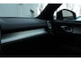 Volvo XC40 2.0 B4 Plus Dark | Lichtmetalen Velgen 6-Spaaks 18" |Premium Audio by Harman Kardon | Electronic Climate Controle | Voorstoelen + Stuurwiel Verwarmend | Keyless Entry + Keyless Start | Google Navigatiesysteem Full Map | Park Assist Voor + Achter |