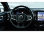 Volvo XC40 2.0 B4 Plus Dark | Lichtmetalen Velgen 6-Spaaks 18" |Premium Audio by Harman Kardon | Electronic Climate Controle | Voorstoelen + Stuurwiel Verwarmend | Keyless Entry + Keyless Start | Google Navigatiesysteem Full Map | Park Assist Voor + Achter |
