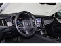Volvo V90 T8 Recharge AWD Ultra Dark - Panorama/schuifdak - IntelliSafe Assist & Surround - 360º Camera - Harman/Kardon audio - Adaptieve LED koplampen - Verwarmde voorstoelen, stuur & achterbank - Parkeersensoren voor & achter - Elektr. bedienb. voorstoelen met geheugen - Geventileerde voorstoelen - Head up display - Extra getint glas - 19' LMV