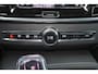 Volvo V90 T8 Recharge AWD Ultra Dark - Panorama/schuifdak - IntelliSafe Assist & Surround - 360º Camera - Harman/Kardon audio - Adaptieve LED koplampen - Verwarmde voorstoelen, stuur & achterbank - Parkeersensoren voor & achter - Elektr. bedienb. voorstoelen met geheugen - Geventileerde voorstoelen - Head up display - Extra getint glas - 19' LMV