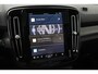 Volvo XC40 Recharge P8 AWD R-Design | Panoramadak | Trekhaak | 360 Camera | Harman/Kardon | Stoel+Stuurverwarming | 20 Inch