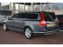 Volvo V70 2.0 Summum Nederlandse auto 231892 NAP onderhoudshistorie aanwezig laatste beurt bij 220000km met oa leren bekleding cv cruise cotrol pdc trekhaak