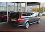 Volvo V70 2.0 Summum Nederlandse auto 231892 NAP onderhoudshistorie aanwezig laatste beurt bij 220000km met oa leren bekleding cv cruise cotrol pdc trekhaak