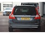 Volvo V70 2.0 Summum Nederlandse auto 231892 NAP onderhoudshistorie aanwezig laatste beurt bij 220000km met oa leren bekleding cv cruise cotrol pdc trekhaak
