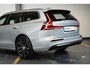Volvo V60 T6 Plug-in hybrid AWD Essential Bright | Stoelverwarming | Adaptive Cruise Control | BLIS | Parkeersensoren voor + achter | Stoelverwarming | Stuurwielverwarming | Parkeercamera | Google Infotainment | Electrische wegklapbare Trekhaak