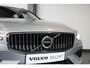 Volvo V60 T6 Plug-in hybrid AWD Essential Bright | Stoelverwarming | Adaptive Cruise Control | BLIS | Parkeersensoren voor + achter | Stoelverwarming | Stuurwielverwarming | Parkeercamera | Google Infotainment | Electrische wegklapbare Trekhaak