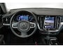 Volvo V60 T6 Plug-in hybrid AWD Essential Bright | Stoelverwarming | Adaptive Cruise Control | BLIS | Parkeersensoren voor + achter | Stoelverwarming | Stuurwielverwarming | Parkeercamera | Google Infotainment | Electrische wegklapbare Trekhaak