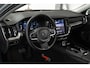 Volvo V60 T6 Plug-in hybrid AWD Essential Bright | Stoelverwarming | Adaptive Cruise Control | BLIS | Parkeersensoren voor + achter | Stoelverwarming | Stuurwielverwarming | Parkeercamera | Google Infotainment | Electrische wegklapbare Trekhaak