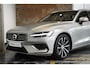 Volvo V60 T6 Plug-in hybrid AWD Essential Bright | Stoelverwarming | Adaptive Cruise Control | BLIS | Parkeersensoren voor + achter | Stoelverwarming | Stuurwielverwarming | Parkeercamera | Google Infotainment | Electrische wegklapbare Trekhaak