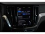 Volvo V60 T6 Plug-in hybrid AWD Essential Bright | Stoelverwarming | Adaptive Cruise Control | BLIS | Parkeersensoren voor + achter | Stoelverwarming | Stuurwielverwarming | Parkeercamera | Google Infotainment | Electrische wegklapbare Trekhaak