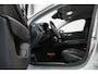 Volvo V60 T6 Plug-in hybrid AWD Essential Bright | Stoelverwarming | Adaptive Cruise Control | BLIS | Parkeersensoren voor + achter | Stoelverwarming | Stuurwielverwarming | Parkeercamera | Google Infotainment | Electrische wegklapbare Trekhaak