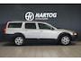 Volvo XC70 2.5 T + SCHUIFDAK / TREKHAAK / STOELVERWARMING / PDC