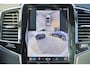 Volvo XC90 T8 Recharge AWD Ultra Dark - Luchtvering - Panorama/schuifdak - IntelliSafe Assist & Surround - 360º Camera - Harman/Kardon audio - Adaptieve LED koplampen - Verwarmde voorstoelen, stuur & achterbank - Parkeersensoren voor & achter - Elektr. bedienb. voorstoelen met geheugen - Geventileerde voorstoelen - Head up display - Draadloze tel. lader - Extra getint glas - Elektr. inklapbare trekhaak - 20' LMV
