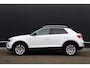 Volkswagen T-Roc 1.0 TSI 110pk Style Business Virtual Cockpit Parkeersensoren Navigatie ACC CarPlay NL-Auto!