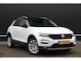 Volkswagen T-Roc 1.0 TSI 110pk Style Business Virtual Cockpit Parkeersensoren Navigatie ACC CarPlay NL-Auto!