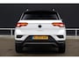 Volkswagen T-Roc 1.0 TSI 110pk Style Business Virtual Cockpit Parkeersensoren Navigatie ACC CarPlay NL-Auto!