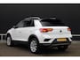 Volkswagen T-Roc 1.0 TSI 110pk Style Business Virtual Cockpit Parkeersensoren Navigatie ACC CarPlay NL-Auto!