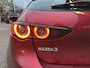 Mazda 3 2.0 e-SkyActiv-X M Hybrid 180 Luxury // 360 CAMERA // LEDER // ELEK.STOEL+GEHEUGEN // HEAD-UP DISPLAY // DODEHOEK // FULL LED //