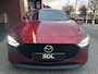 Mazda 3 2.0 e-SkyActiv-X M Hybrid 180 Luxury // 360 CAMERA // LEDER // ELEK.STOEL+GEHEUGEN // HEAD-UP DISPLAY // DODEHOEK // FULL LED //