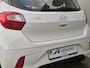 Hyundai i10 1.0 Premium 5-zits Automaat / Fabrieksgarantie tot 04-2030 / Dealer onderhouden / Apple Carplay Android Auto / Achteruitrijcamera / Airco / Cruise control / Parkeersensoren achter /
