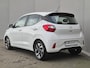 Hyundai i10 1.0 Premium 5-zits Automaat / Fabrieksgarantie tot 04-2030 / Dealer onderhouden / Apple Carplay Android Auto / Achteruitrijcamera / Airco / Cruise control / Parkeersensoren achter /