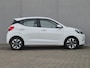 Hyundai i10 1.0 Premium 5-zits Automaat / Fabrieksgarantie tot 04-2030 / Dealer onderhouden / Apple Carplay Android Auto / Achteruitrijcamera / Airco / Cruise control / Parkeersensoren achter /