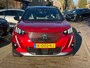 Peugeot e-2008 EV 50kWh 136PK GT + 18"/ Navi/ Clima/ Camera/ Full-LED/ Stoerverwarming/ 3-Fase/ SOH 93%/ NL auto